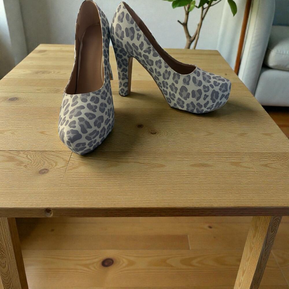 Blue Leopard Heels Size 39